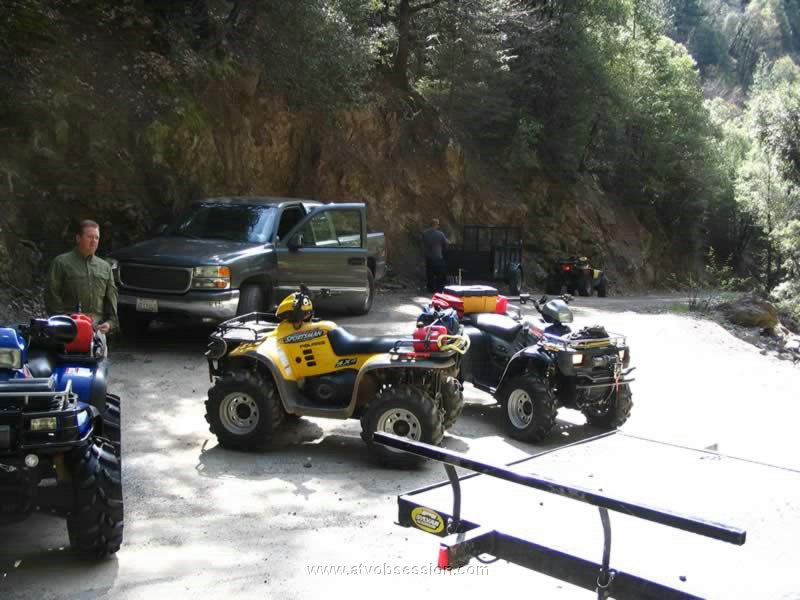 04. Steve looks on while his baby unloads..jpg