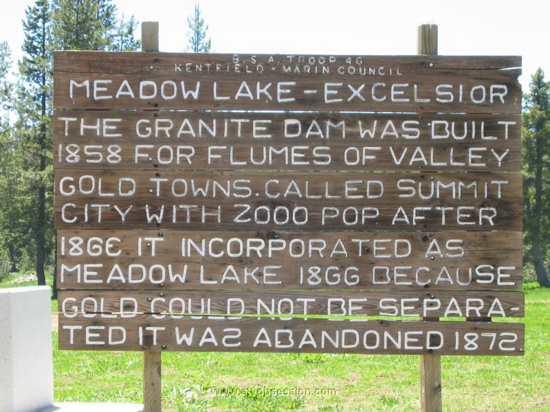 34. An older sign at Summit City...20 or more feet of snow here..jpg