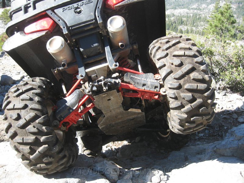 47. Ok..Notice the bolt in the RIGHT REAR A-ARM...aka the LOPPY BOLT..jpg