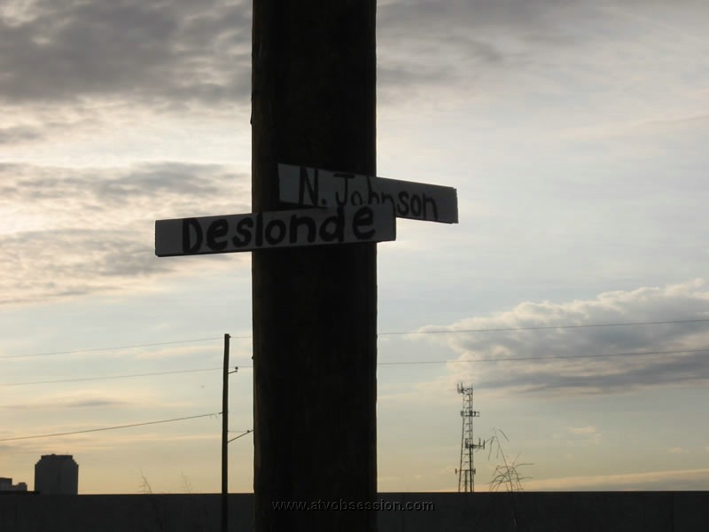 27. One of the few corners with street signs..jpg