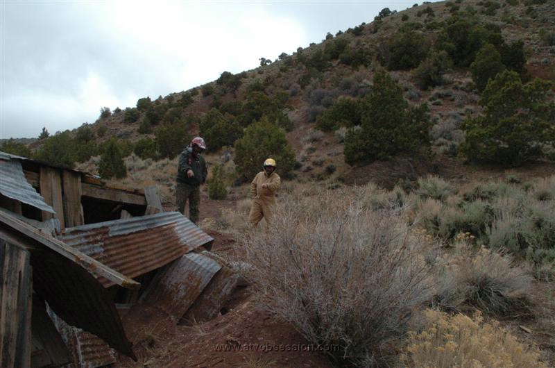 057. Masters Of The Obvious Mr. Bill And Larry Point Out A Problem In The Bedroom..jpg