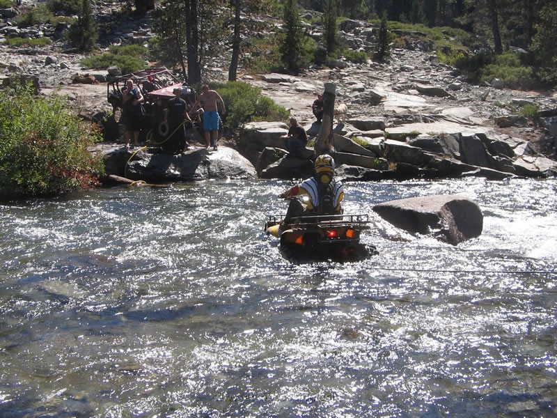 048. Everyone is watching now....this guy is crazy..jpg