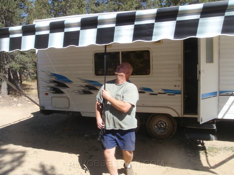 30. That's a wrap...Kendo pulls up the awning..jpg