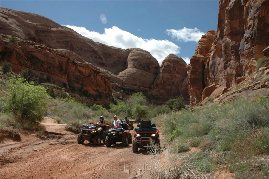 034. Everyone sits around watches Jack....be Jack..jpg