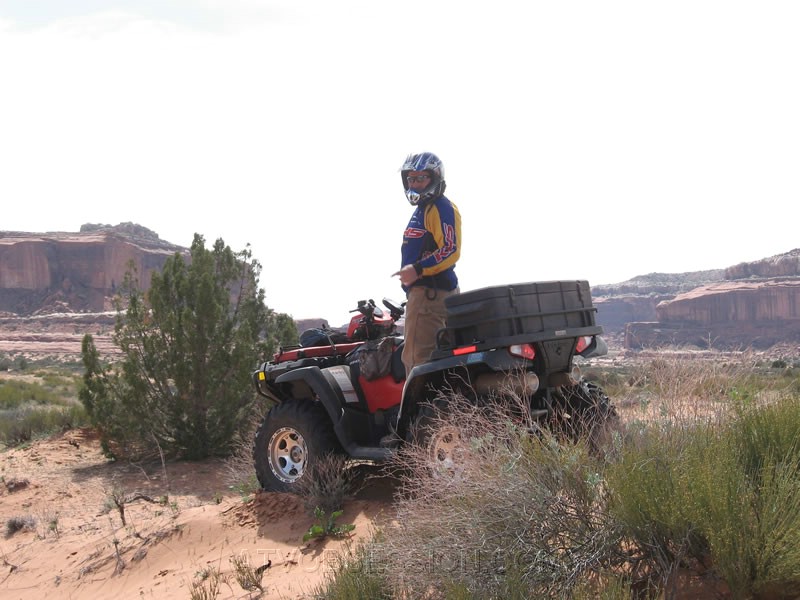 019. Dusty is off the road for someone haulin' ass for Thomas..jpg