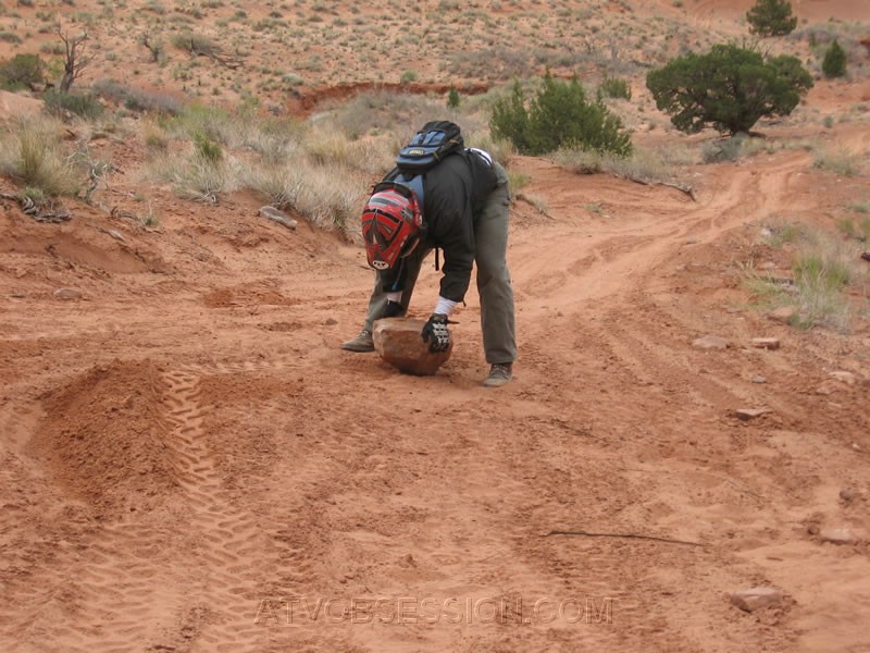 099. We ride to the end of the canyon, and Larry sets up a shot..jpg