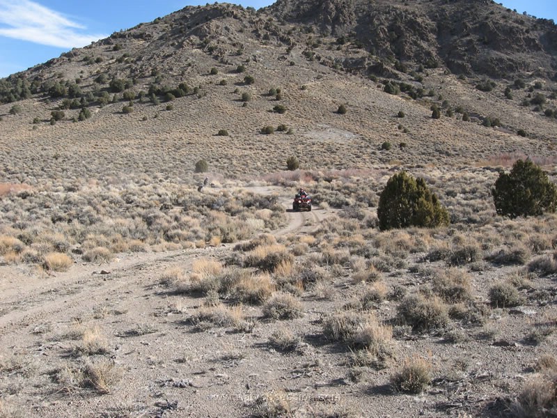 035. Larry's heading up behind us..jpg