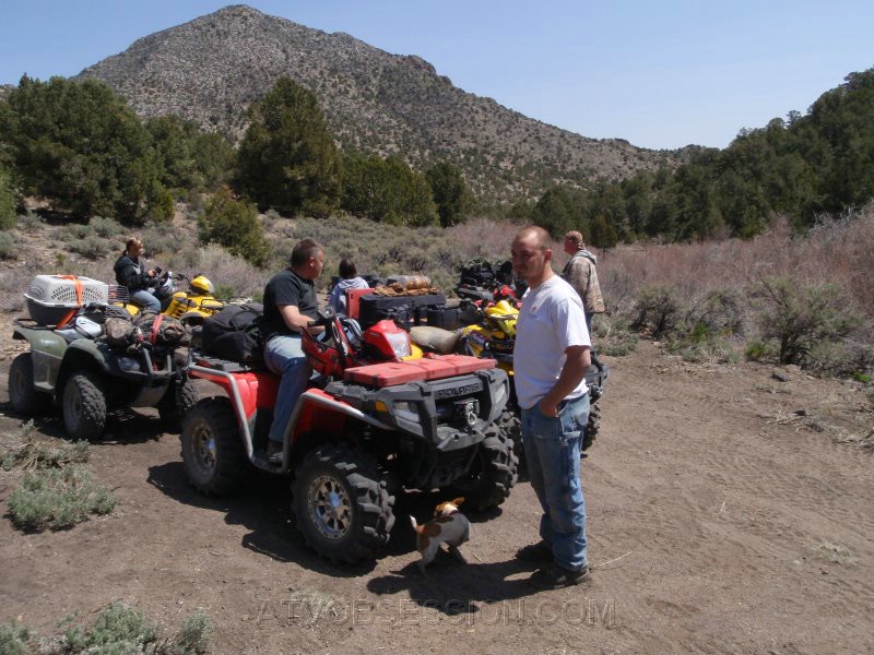 047. A little snack break..jpg